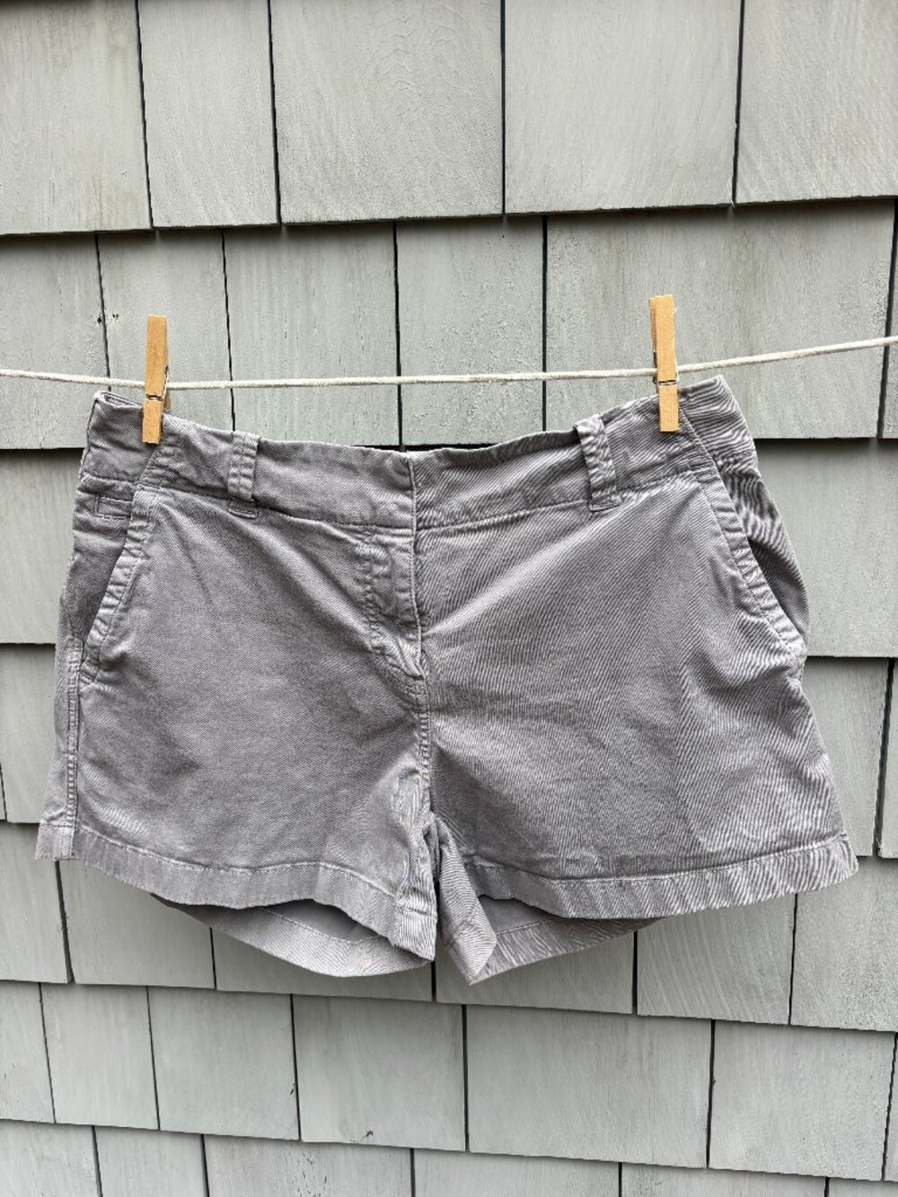 Vineyard Vines Classic Twill Shorts | Grey | Size 6 | Like New